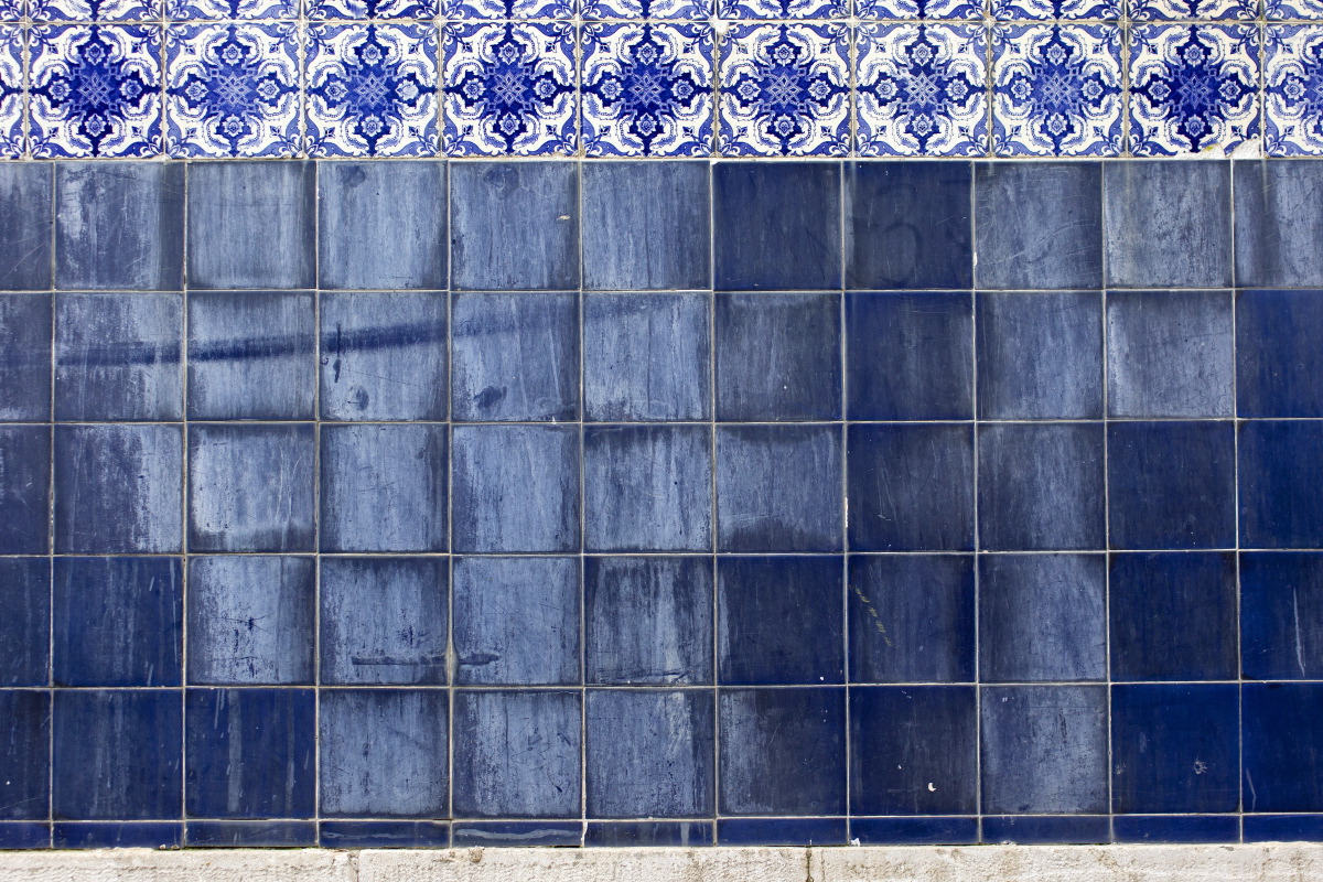 Travel: Lisbon Tiles & Walls